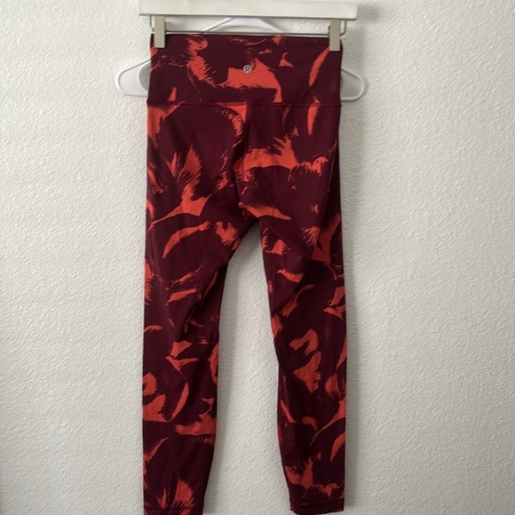 Lululemon Wunder Under High-Rise Tight *Nulux 28"
Flower Pop Poppy Coral Deep - Picture 5 of 6